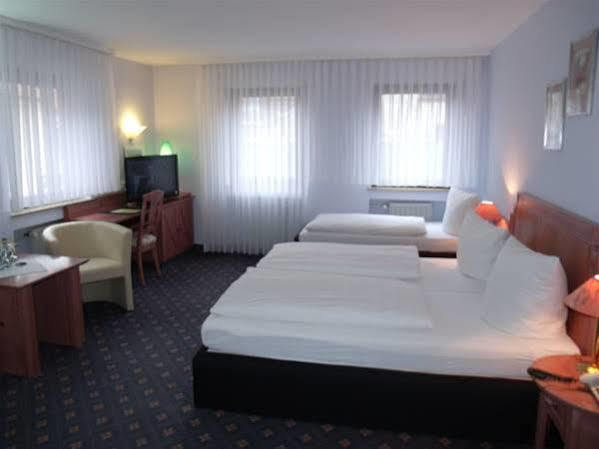 וירצבורג Hotel Brehm מראה חיצוני תמונה